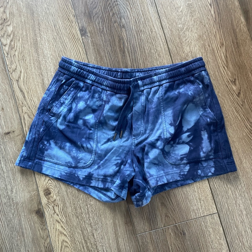 Athleta Farallon Shorts - Size Large